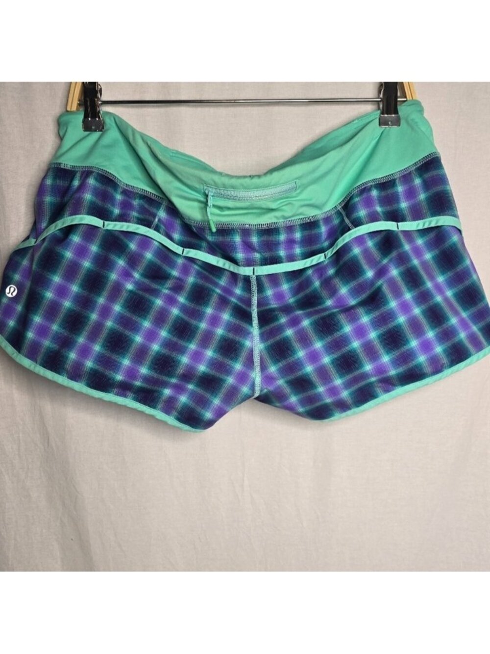 Lululemon Speed ShortRiver Rock/Oasis Ombre Plaid 2.5 inch inseam- Size 10